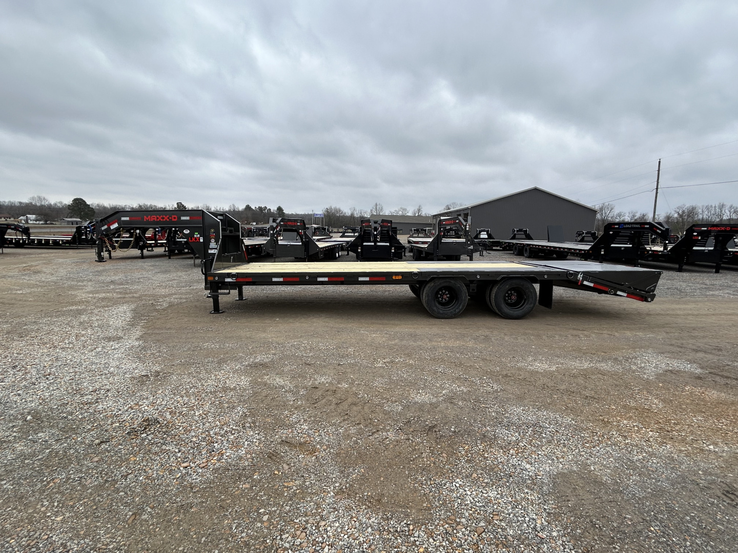 New 2026 MAXX-D 102"X25' 25.9K Gooseneck Flatbed Trailer