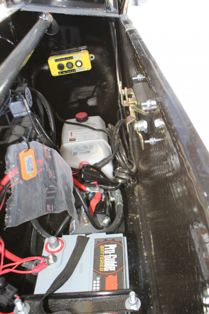 New 2026 MAXX-D YDX 32' Gooseneck Hydraulic Dovetail Trailer