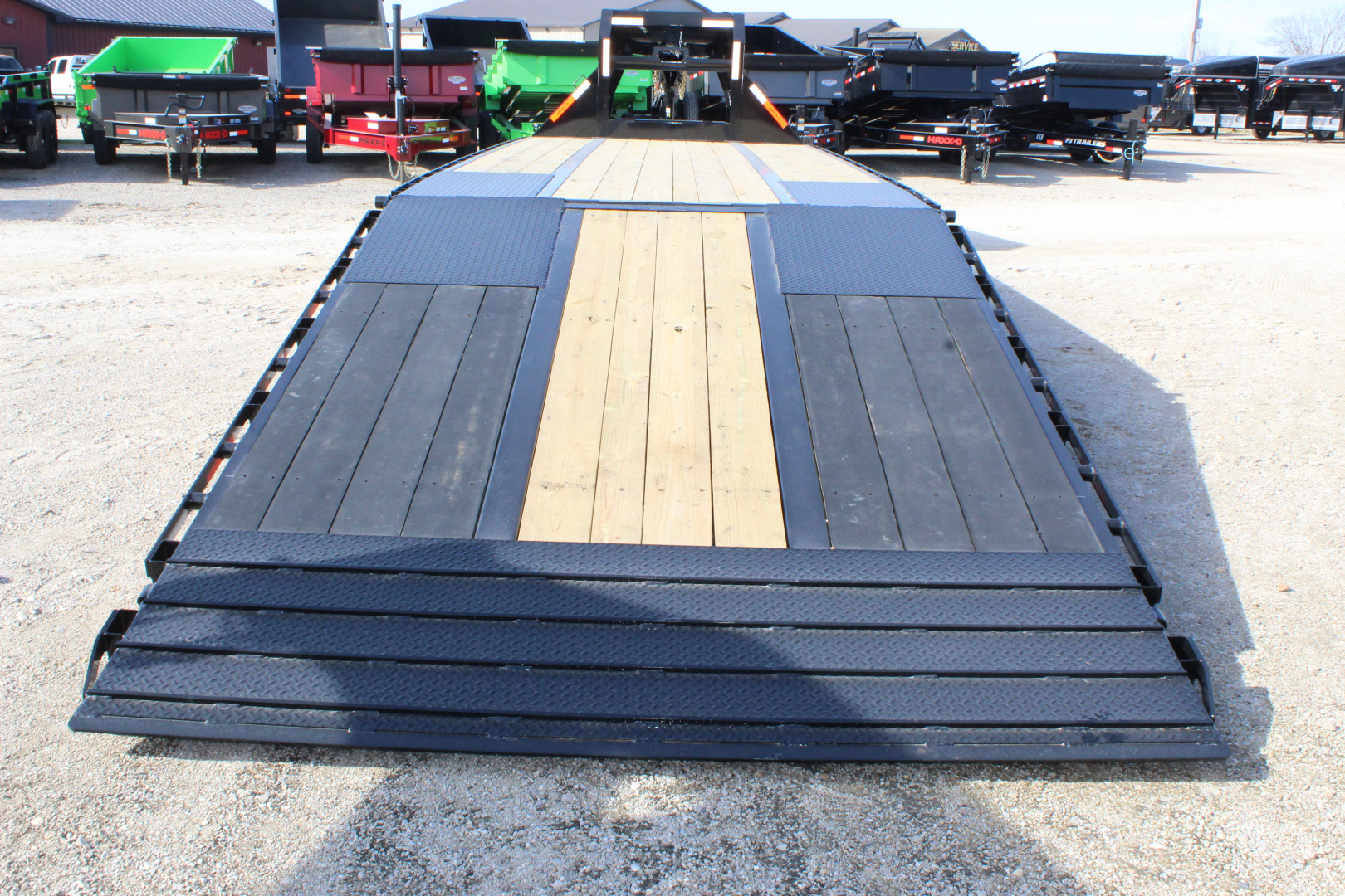 New 2026 MAXX-D YDX 32' Gooseneck Hydraulic Dovetail Trailer