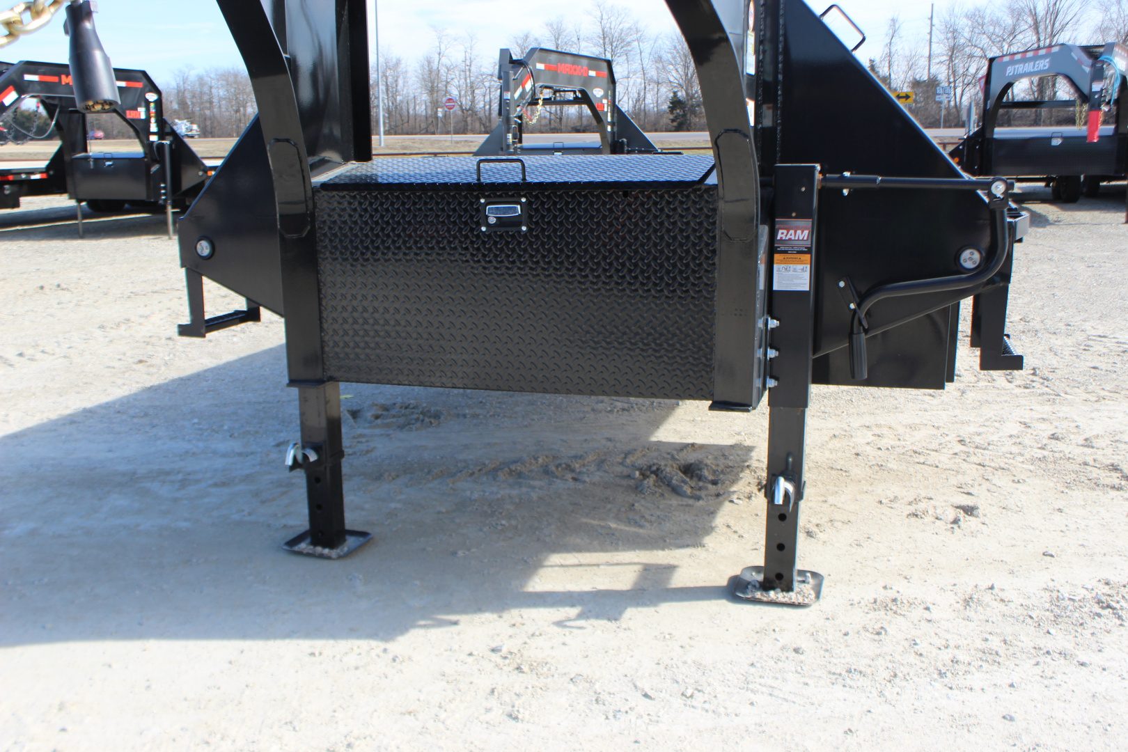 New 2026 MAXX-D YDX 32' Gooseneck Hydraulic Dovetail Trailer