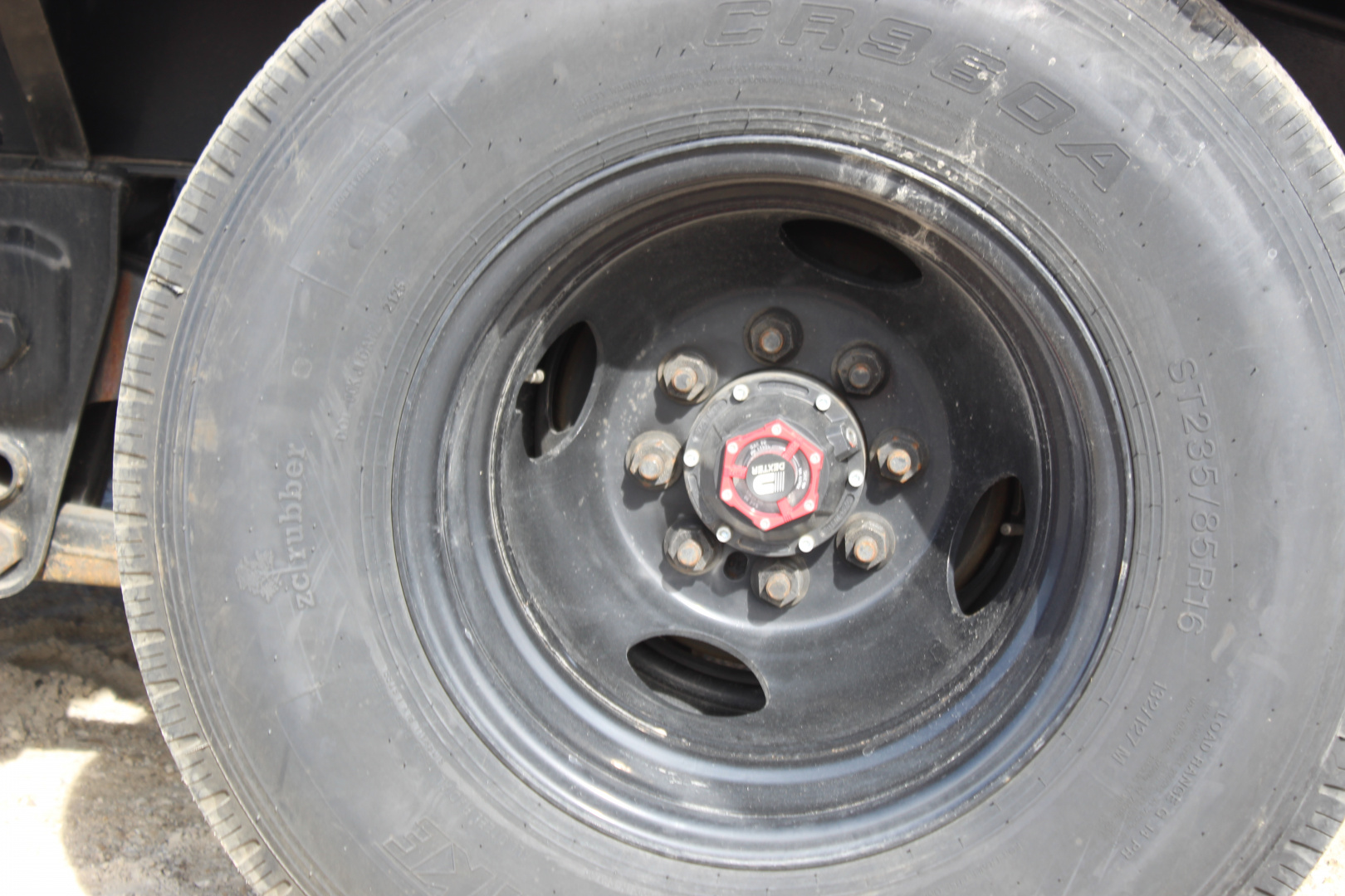 New 2026 MAXX-D YDX 32' Gooseneck Hydraulic Dovetail Trailer