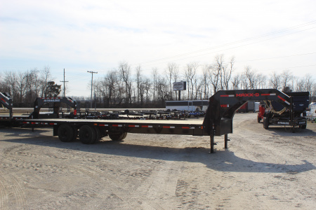 New 2026 MAXX-D YDX 32' Gooseneck Hydraulic Dovetail Trailer
