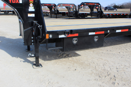 New 2026 MAXX-D YDX 32' Gooseneck Hydraulic Dovetail Trailer