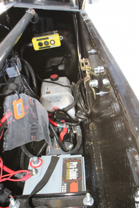 New 2026 MAXX-D YDX 32' Gooseneck Hydraulic Dovetail Trailer