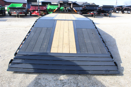 New 2026 MAXX-D YDX 32' Gooseneck Hydraulic Dovetail Trailer