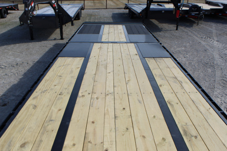 New 2026 MAXX-D YDX 32' Gooseneck Hydraulic Dovetail Trailer