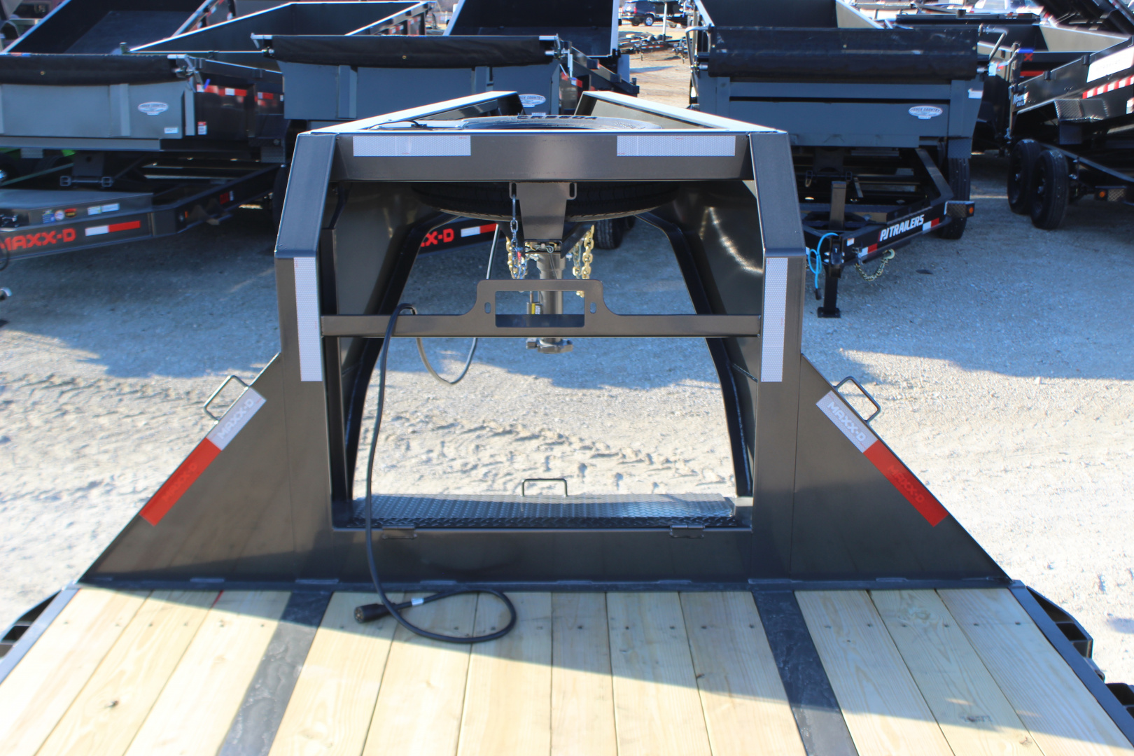 New 2026 MAXX-D LDX 36' Gooseneck Flatdeck Trailer