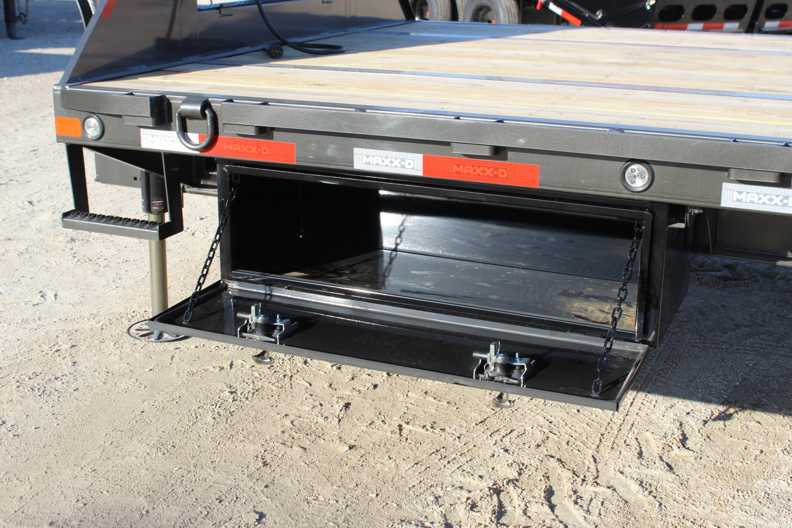 New 2026 MAXX-D LDX 36' Gooseneck Flatdeck Trailer