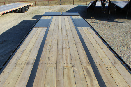 New 2026 MAXX-D LDX 36' Gooseneck Flatdeck Trailer