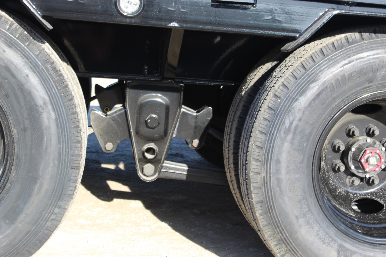 New 2026 MAXX-D LDX 25' Gooseneck Flatdeck Trailer