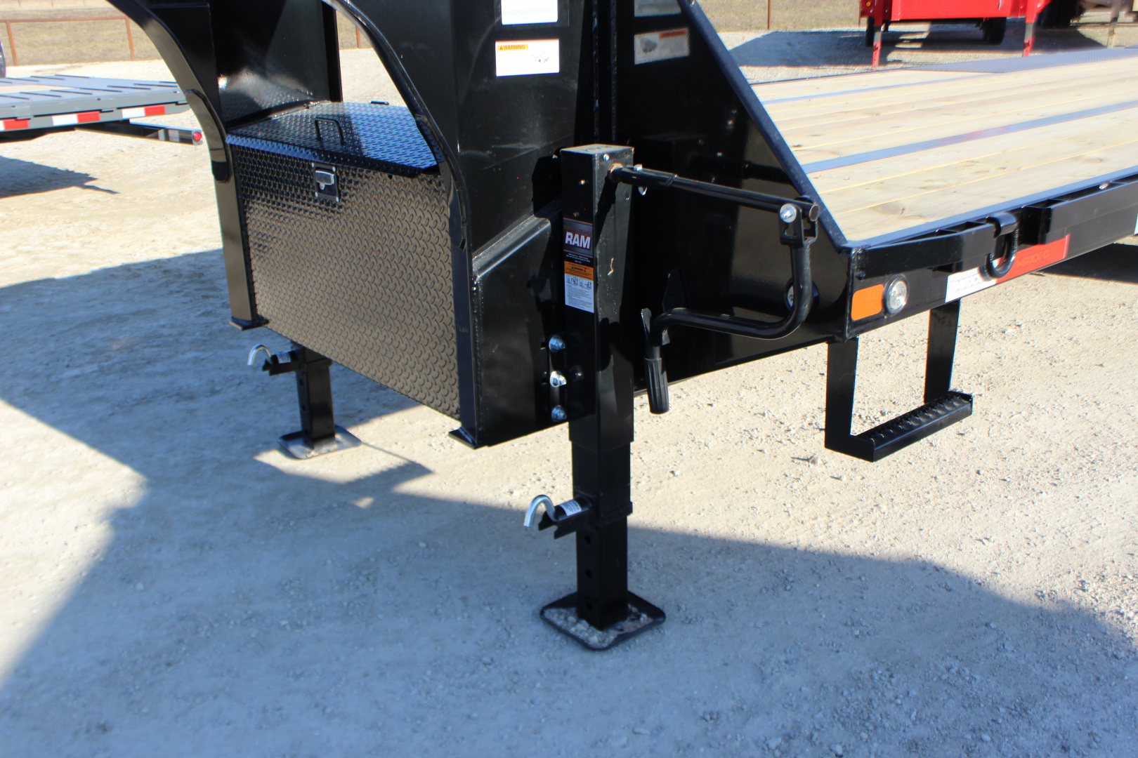 New 2026 MAXX-D LDX 25' Gooseneck Flatdeck Trailer