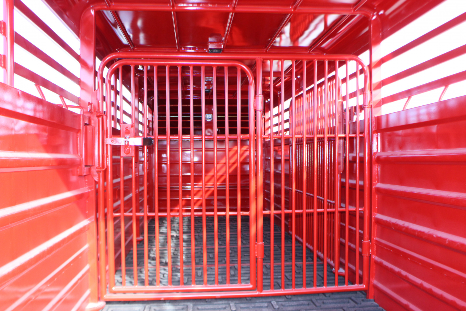 New 2026 GR Trailers 6.8x24 gooseneck Livestock Trailer