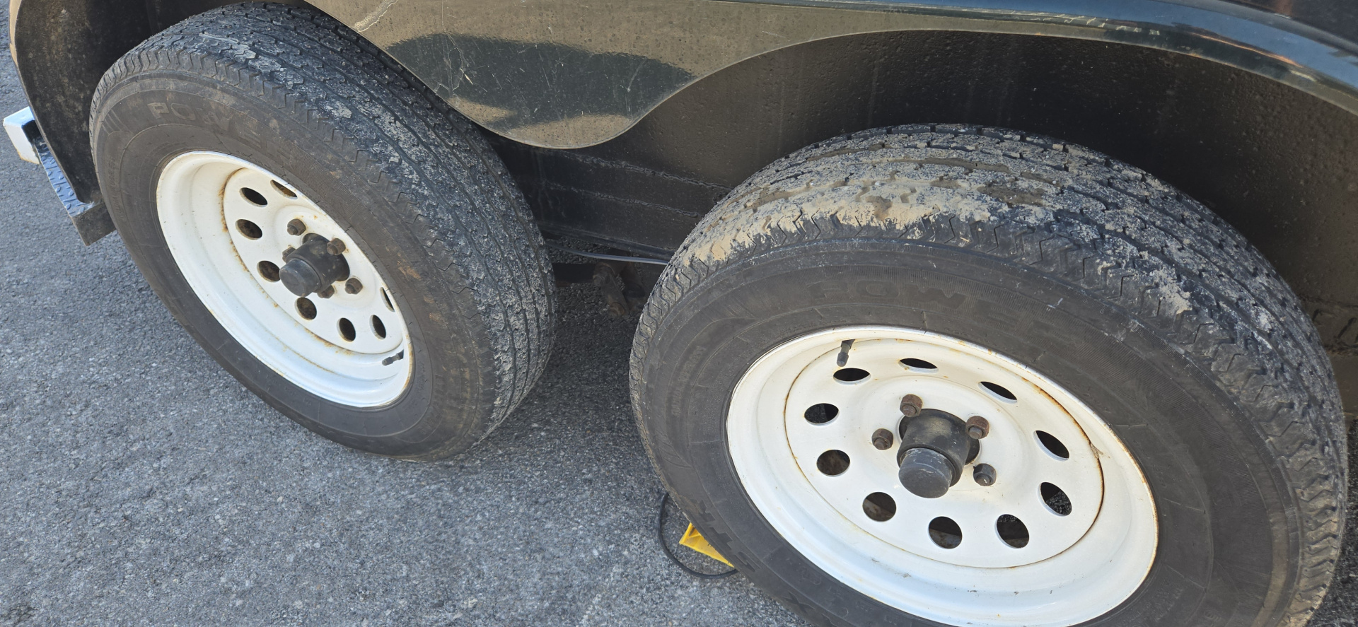 Used 1995 Dura 2-Horse Straight Load Horse Trailer