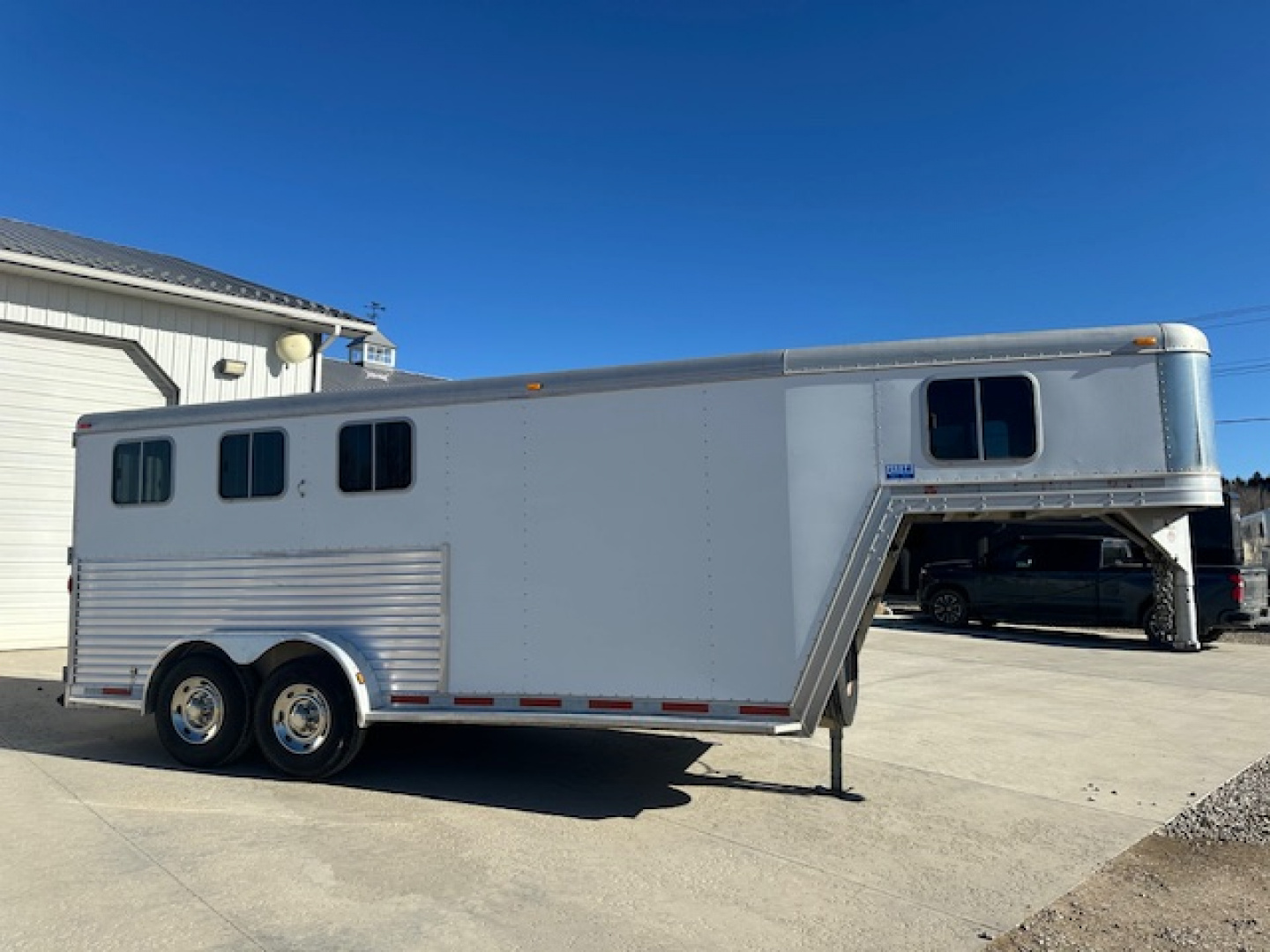 Used 2003 Featherlite 18' 3 Horse Slant