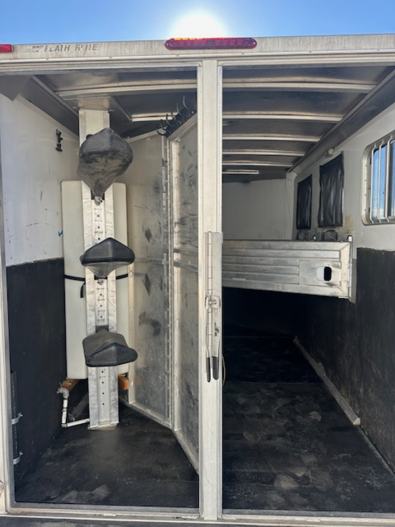 Used 2003 Featherlite 18' 3 Horse Slant