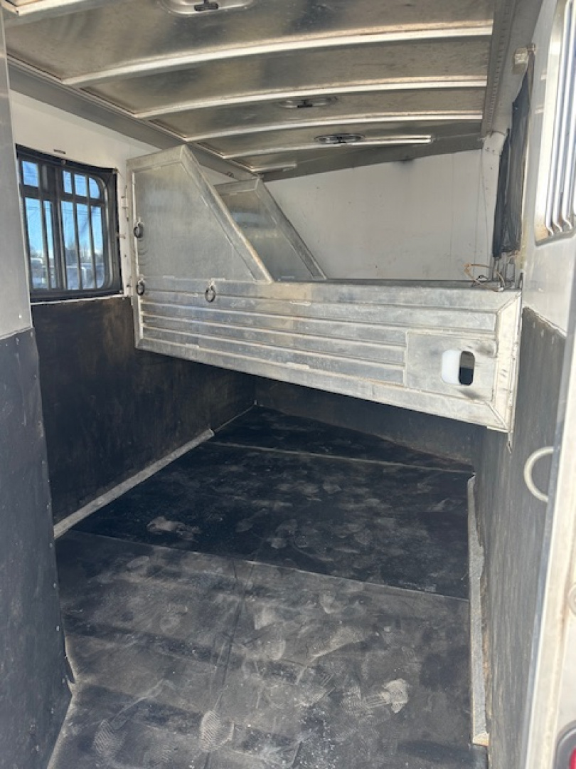 Used 2003 Featherlite 18' 3 Horse Slant