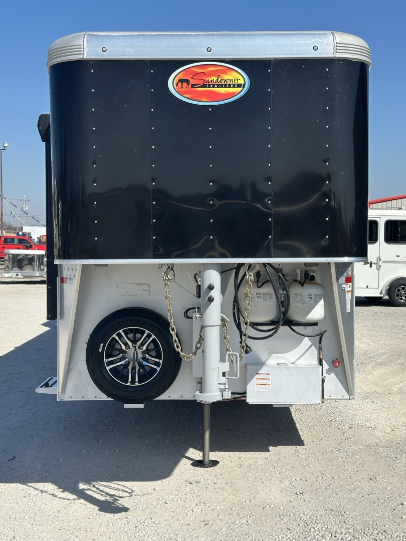 Used 2023 Sundowner 10'6" Living Quarter Stock Combo