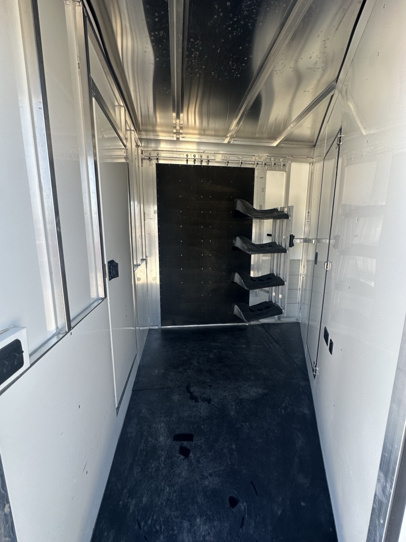 Used 2023 Sundowner 10'6" Living Quarter Stock Combo