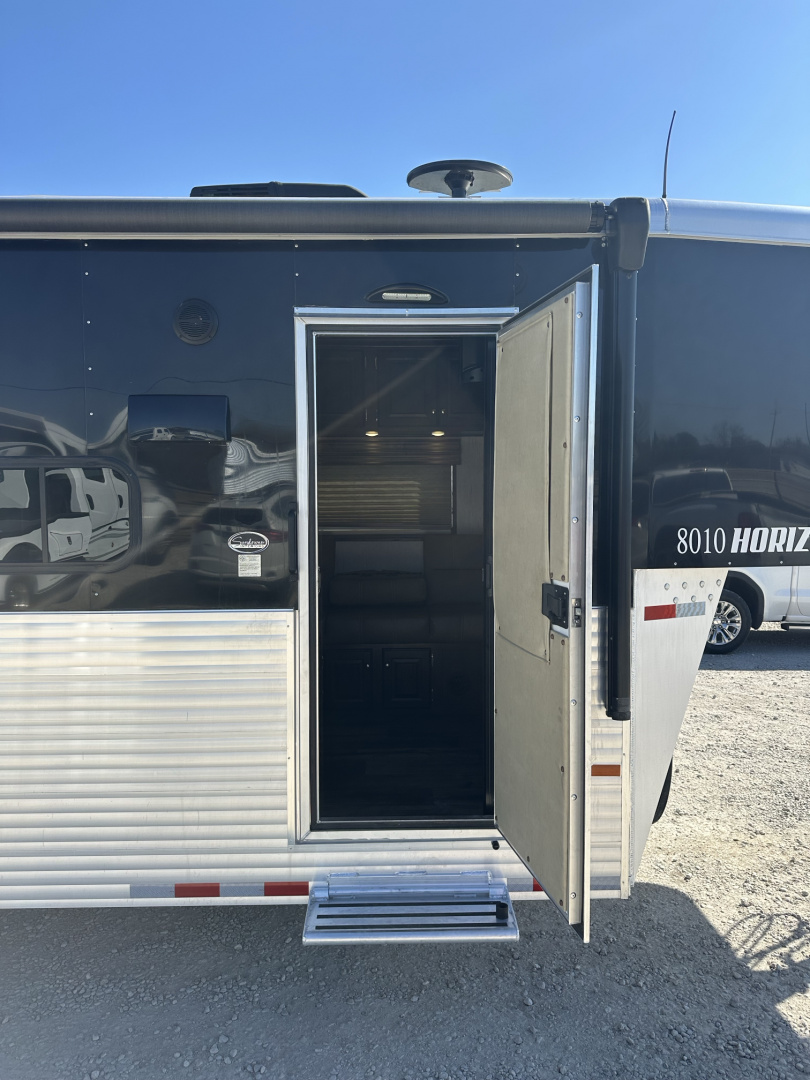 Used 2023 Sundowner 10'6" Living Quarter Stock Combo