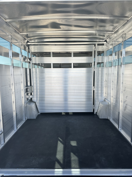 Used 2023 Sundowner 10'6" Living Quarter Stock Combo