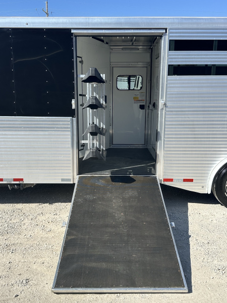 Used 2023 Sundowner 10'6" Living Quarter Stock Combo