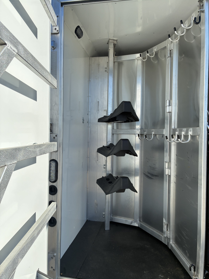 Used 2023 Lakota 3H 13'LQ Horse Trailer