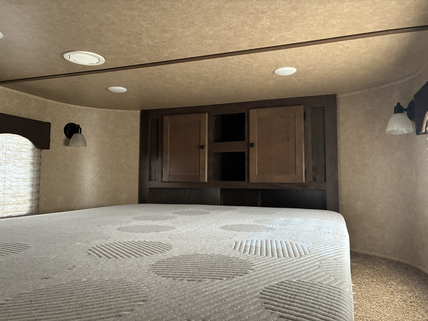 Used 2023 Lakota 3H 13'LQ Horse Trailer