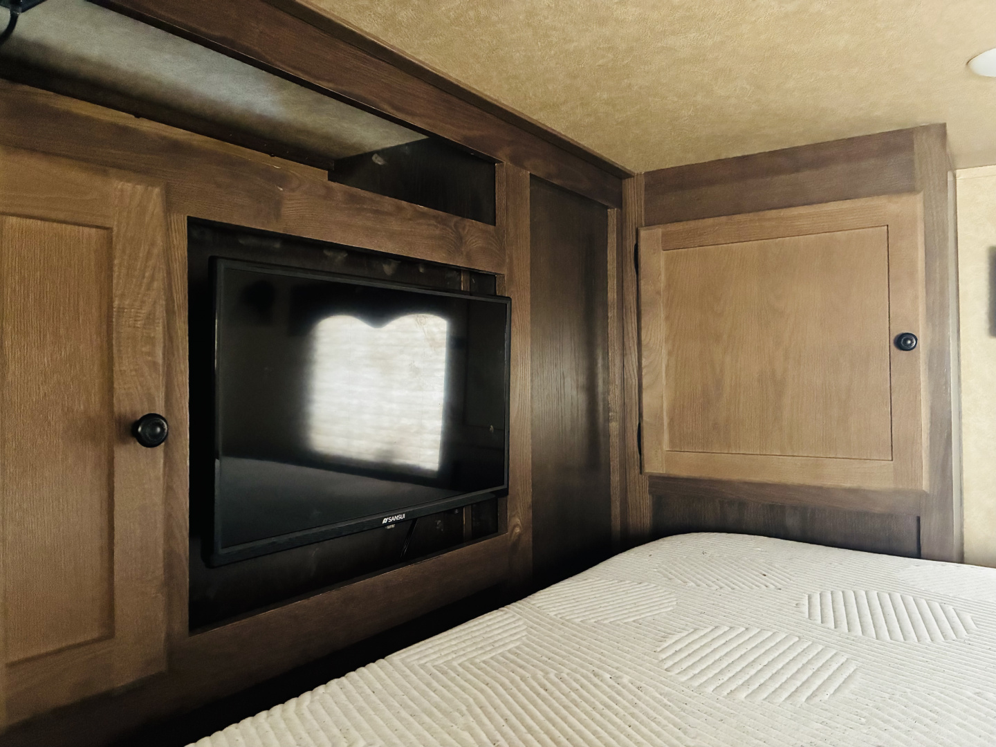 Used 2023 Lakota 3H 13'LQ Horse Trailer