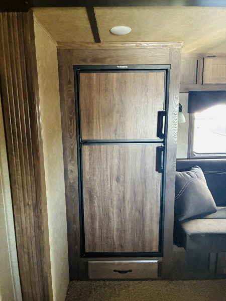 Used 2023 Lakota 3H 13'LQ Horse Trailer