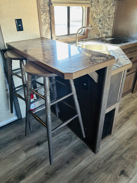 Used 2023 Lakota 3H 13'LQ Horse Trailer