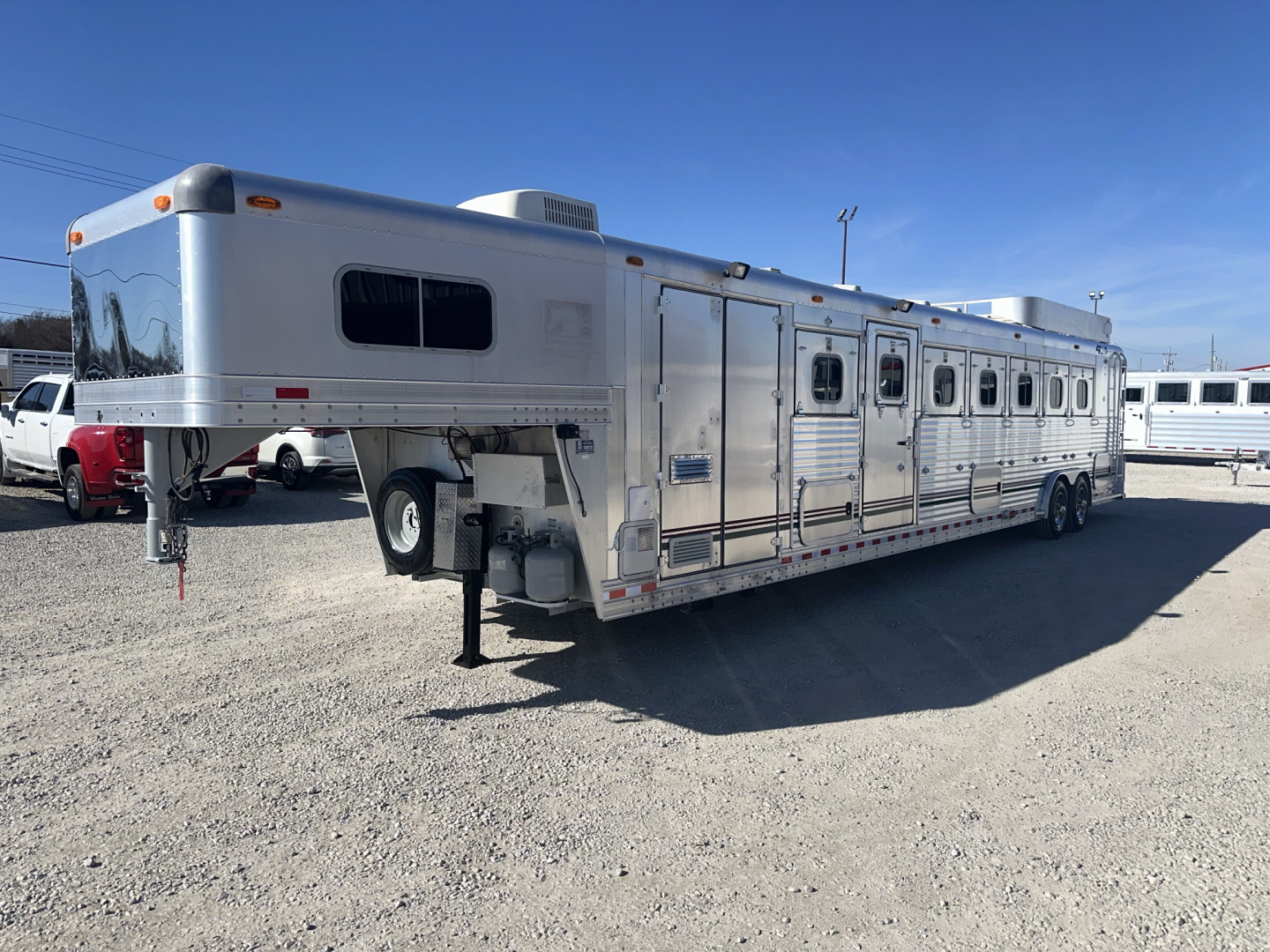 Used 1999 4-Star Trailers 7 Horse Gooseneck Living Quarters Horse Trailer