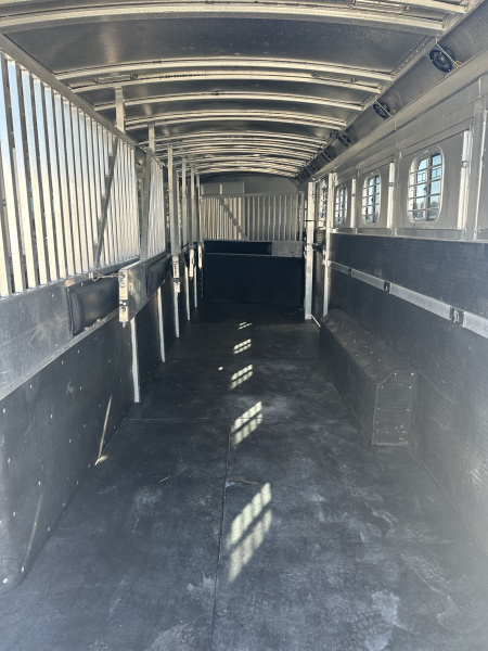 Used 1999 4-Star Trailers 7 Horse Gooseneck Living Quarters Horse Trailer