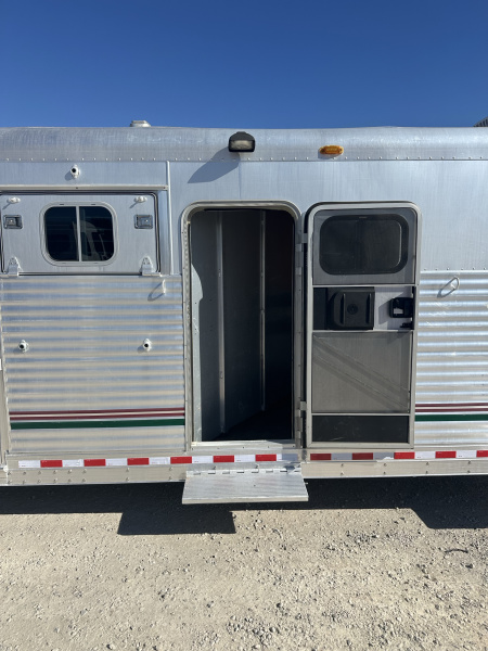 Used 1999 4-Star Trailers 7 Horse Gooseneck Living Quarters Horse Trailer