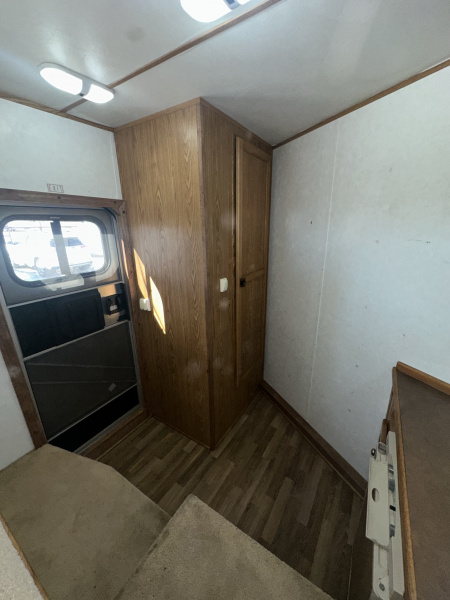 Used 1999 4-Star Trailers 7 Horse Gooseneck Living Quarters Horse Trailer