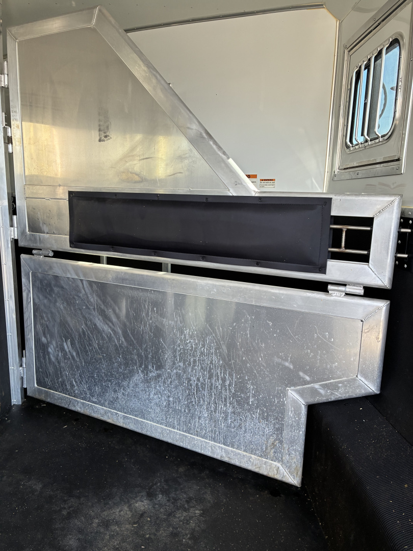 Used 2023 Lakota 3H 14'LQ Horse Trailer