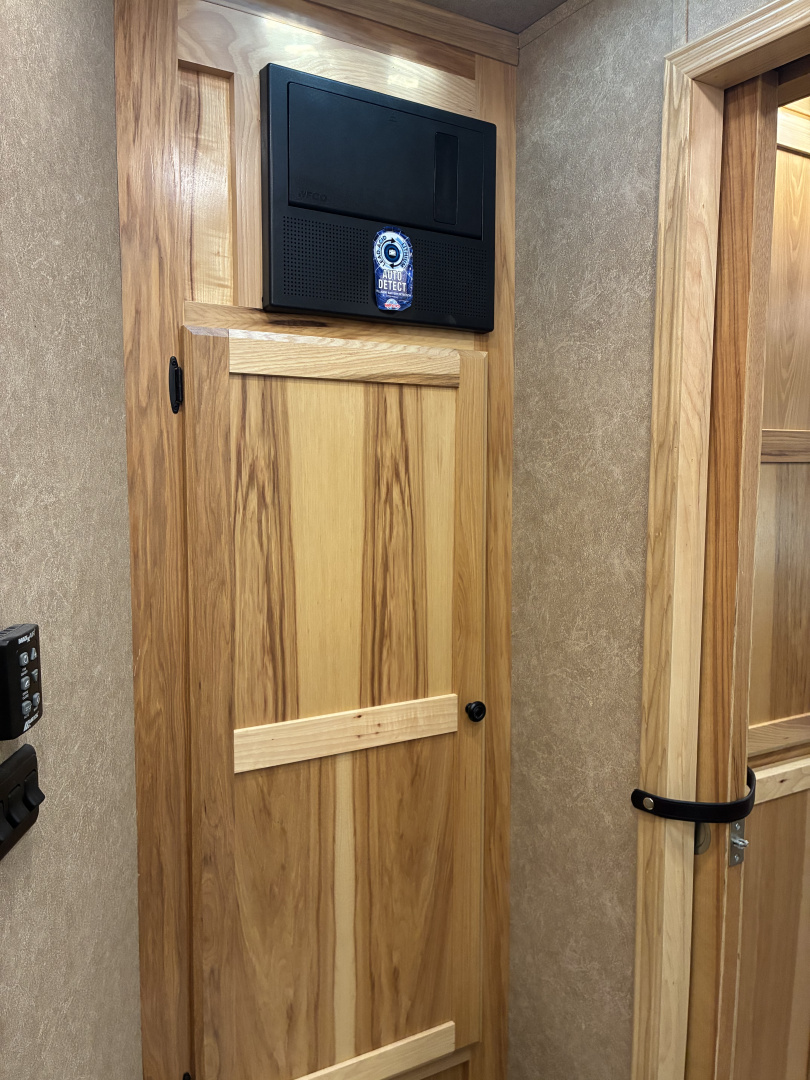 Used 2023 Lakota 3H 14'LQ Horse Trailer