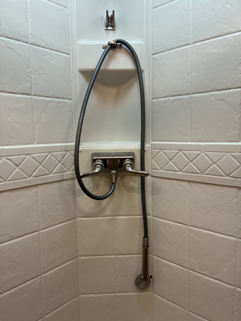 Used 2023 Lakota 3H 14'LQ Horse Trailer