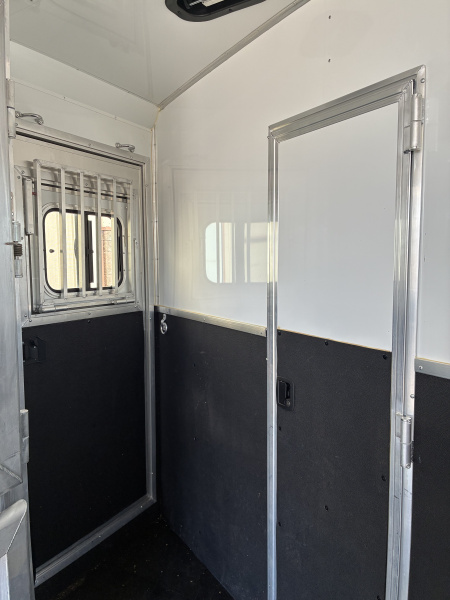 Used 2023 Lakota 3H 14'LQ Horse Trailer