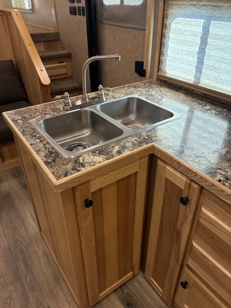 Used 2023 Lakota 3H 14'LQ Horse Trailer