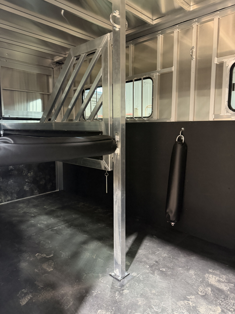 New 2026 Frontier Trailers Ambassador Lite Horse Trailer