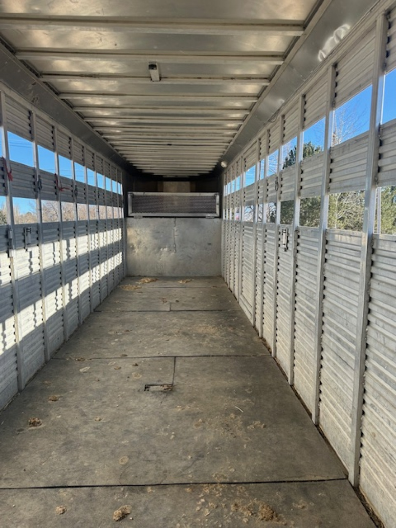 Consignment 2000 Cato Classic 24' Stock