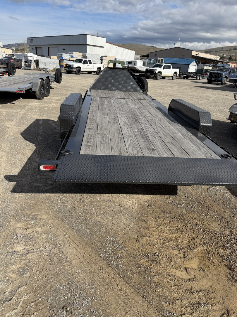 New 2024 Diamond C Trailers HDT 22' x 82" Tilt Trailer