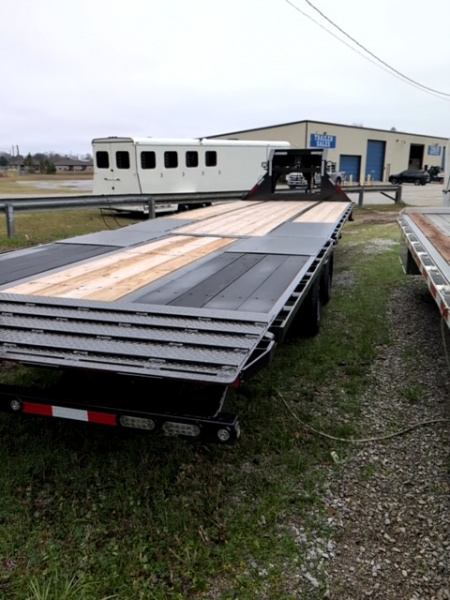 New 2026 MAXX-D YDX Hydraulic Dovetail Flatbed Trailer