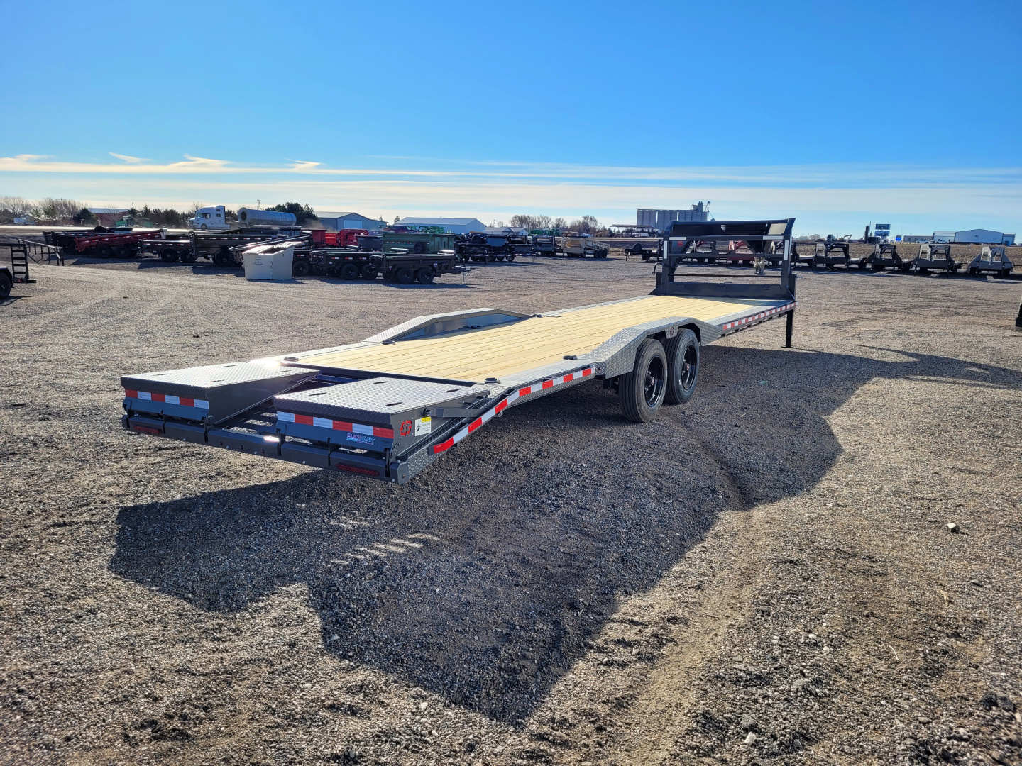 New 2026 Buckshot 102"x32' Gooseneck Equipment/Car Trailer