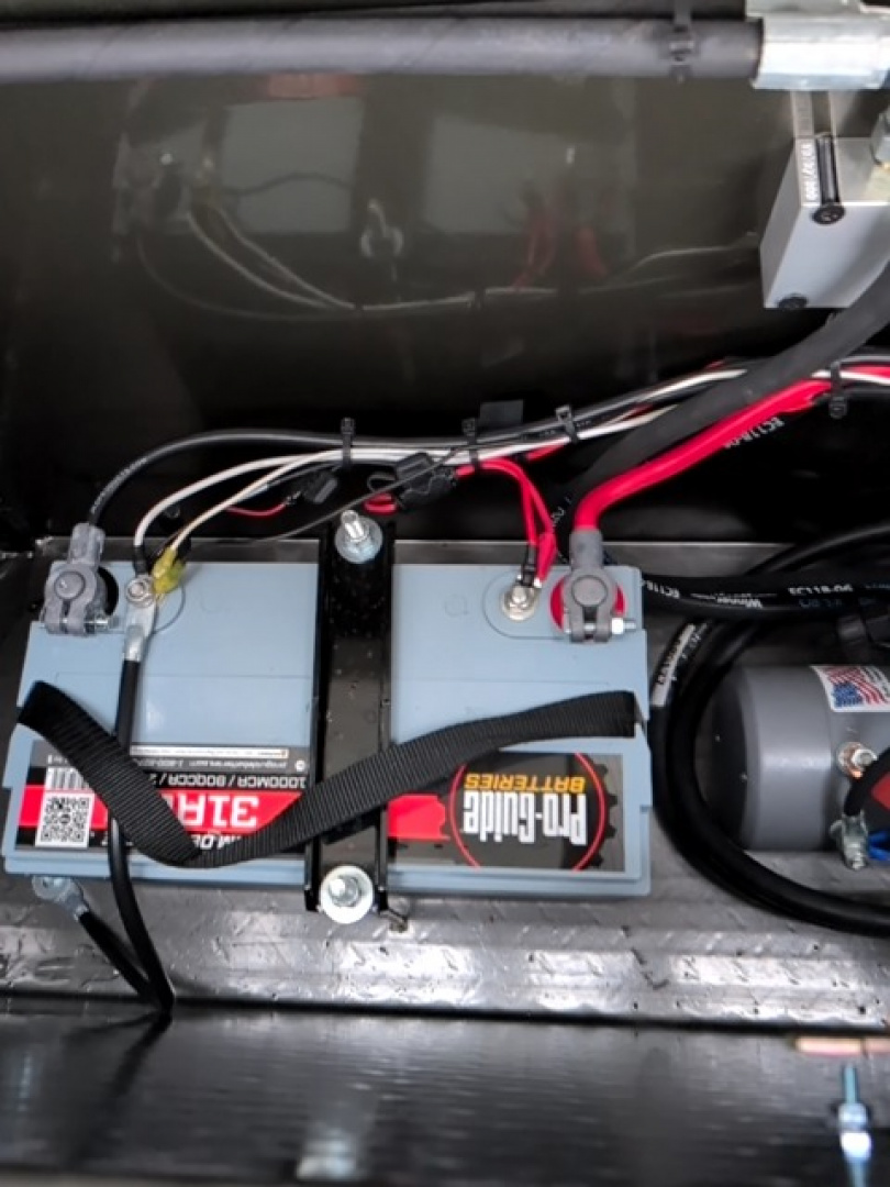 New 2026 MAXX-D YDX Hydraulic Dovetail Flatbed Trailer