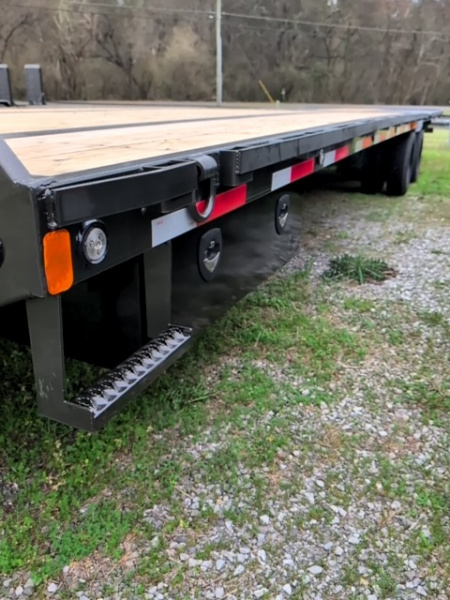 New 2026 MAXX-D YDX Hydraulic Dovetail Flatbed Trailer
