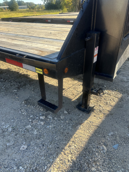 Used 2024 East Texas Trailers 35+5 Deckover GN Trailer w/monster ramps