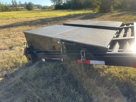 Used 2024 East Texas Trailers 35+5 Deckover GN Trailer w/monster ramps