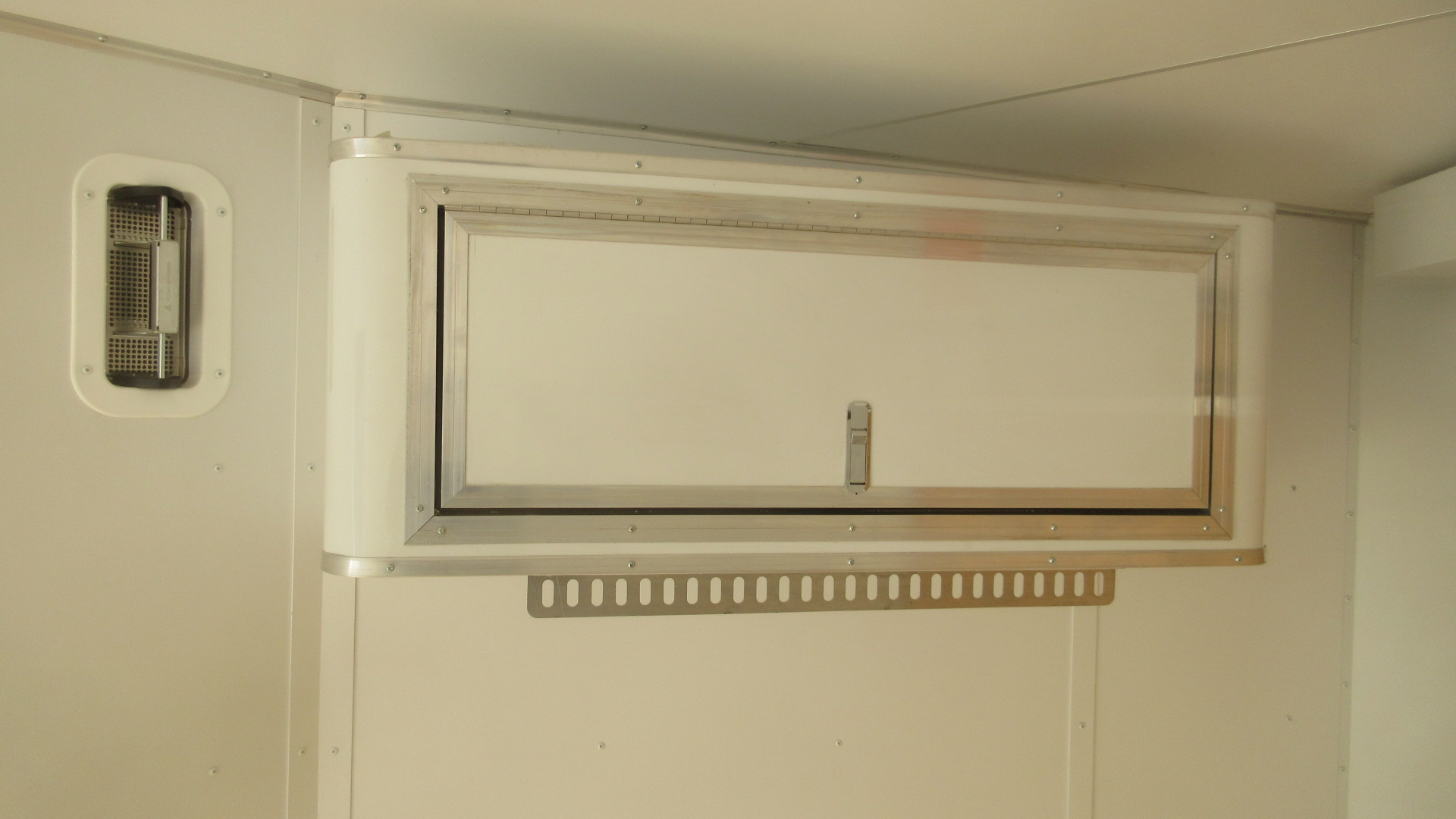 New 2026 Ameralite ADXST Snowmobile Trailer