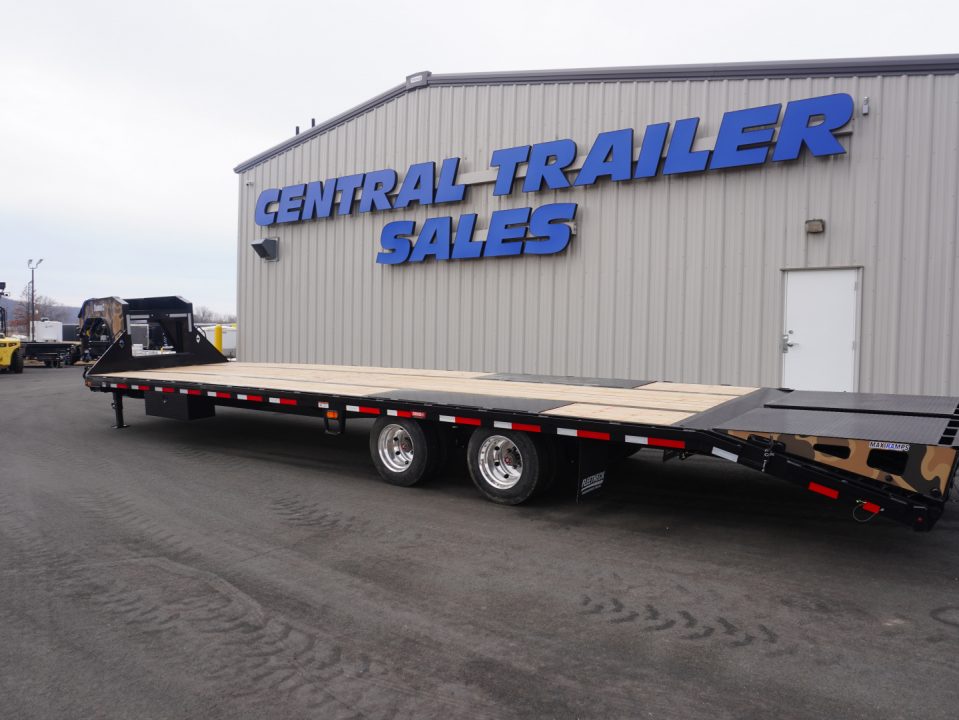 New 2026 Diamond C Trailers Fmax212 35' Gooseneck Deckover